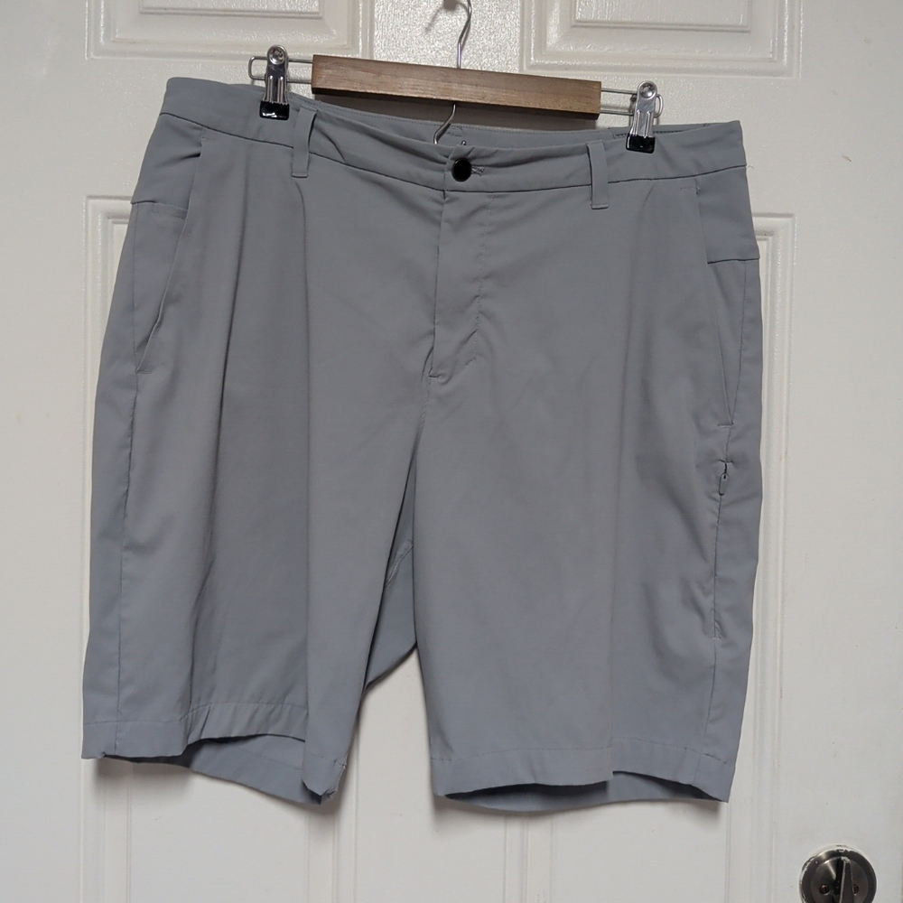 Lululemon Commission Golf Shorts Mens 36 Gray Chino Performance Stretch
